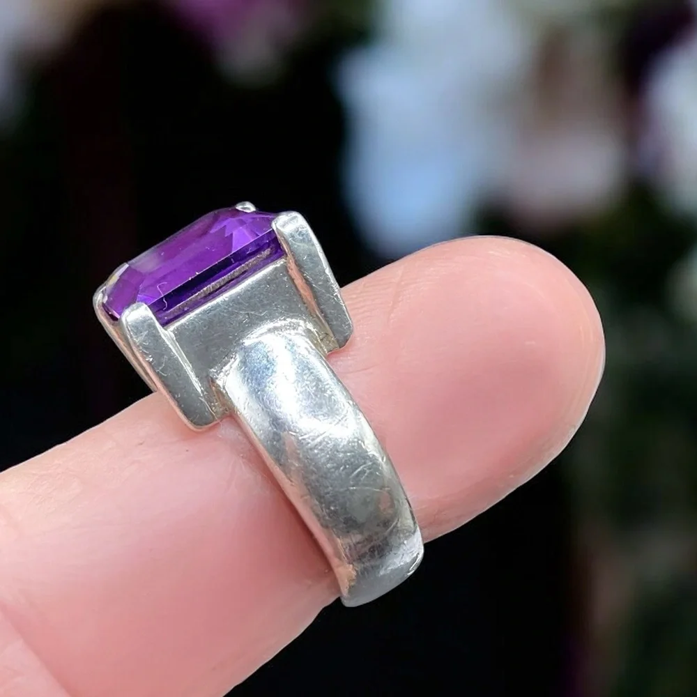 🌺Large Sterling & Purpled Stone Ring - Picture 5 of 9